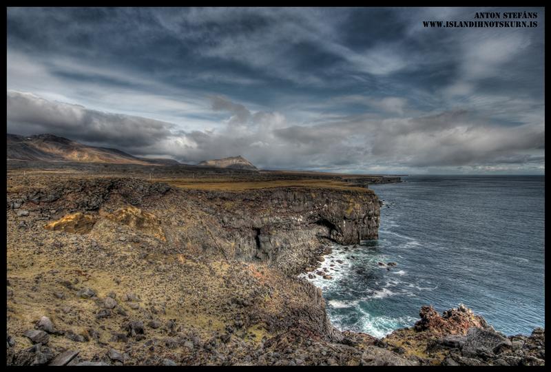 Lóndrangar